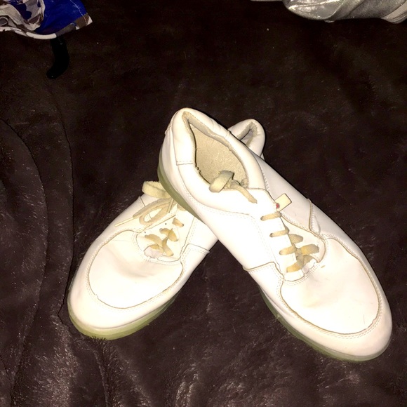 Light up shoes - Picture 1 of 2